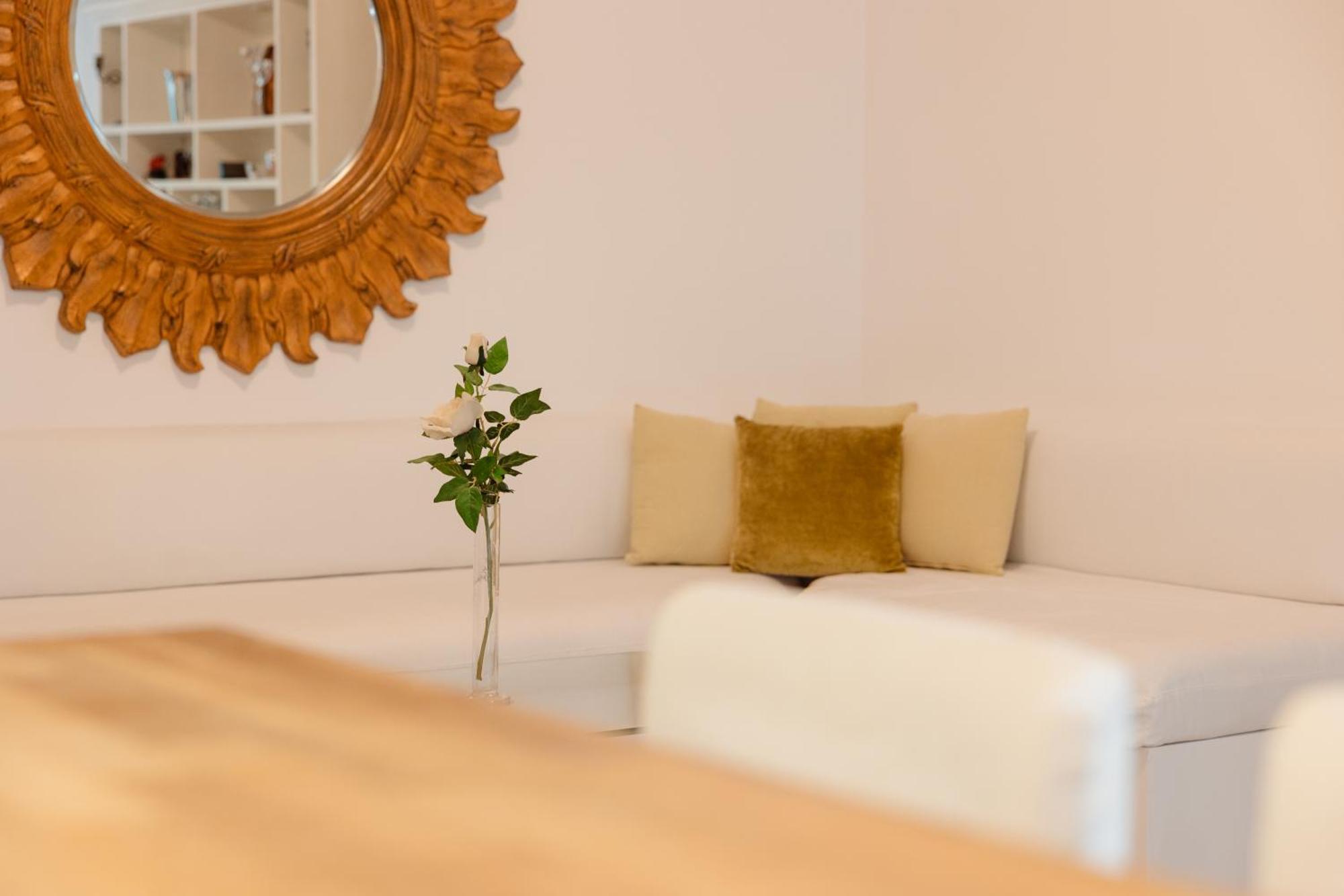Ground Floor Holiday Apartment With Terrace And Pool In Puerto Banus, ماربيا المظهر الخارجي الصورة