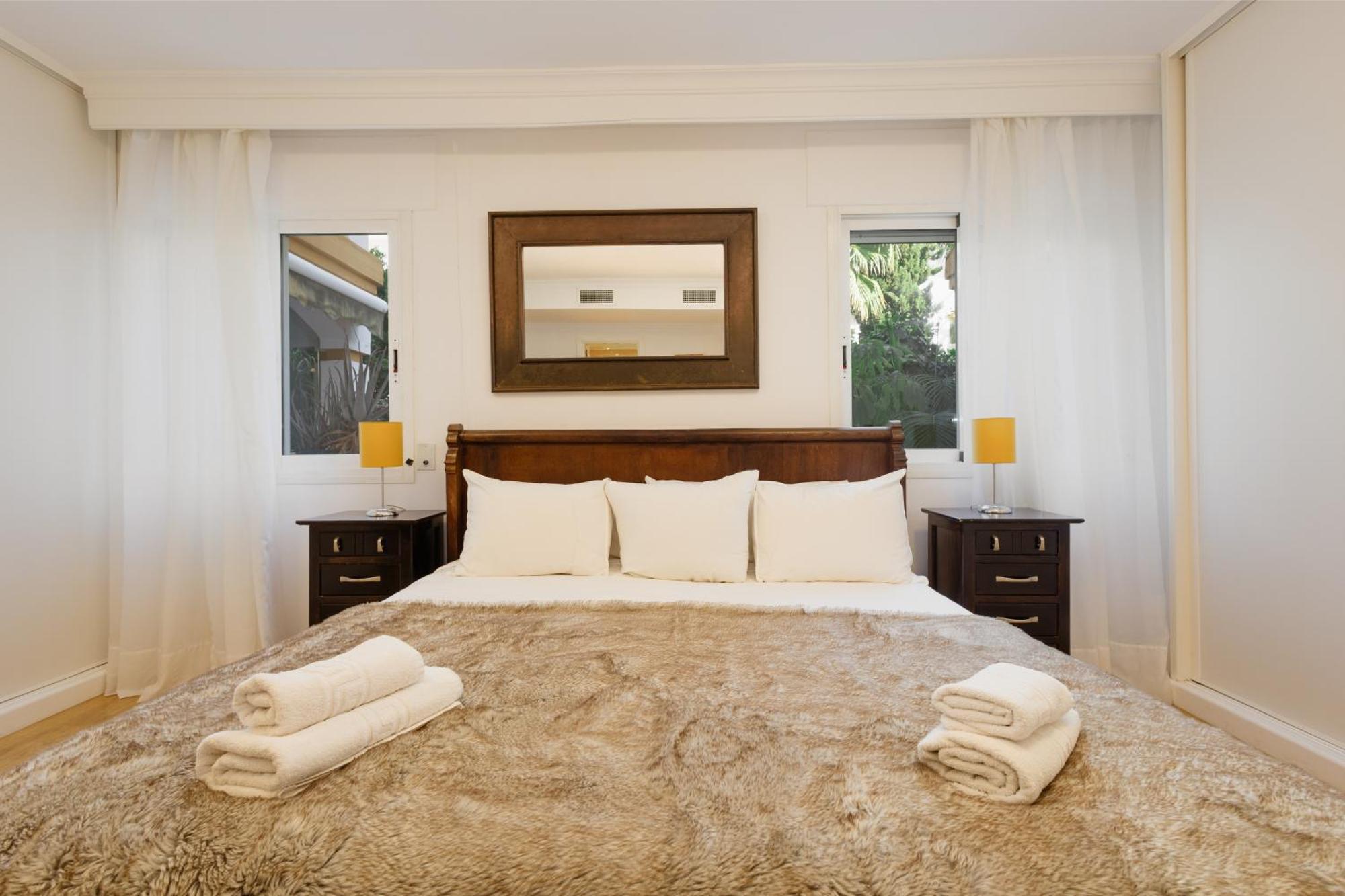 Ground Floor Holiday Apartment With Terrace And Pool In Puerto Banus, ماربيا المظهر الخارجي الصورة