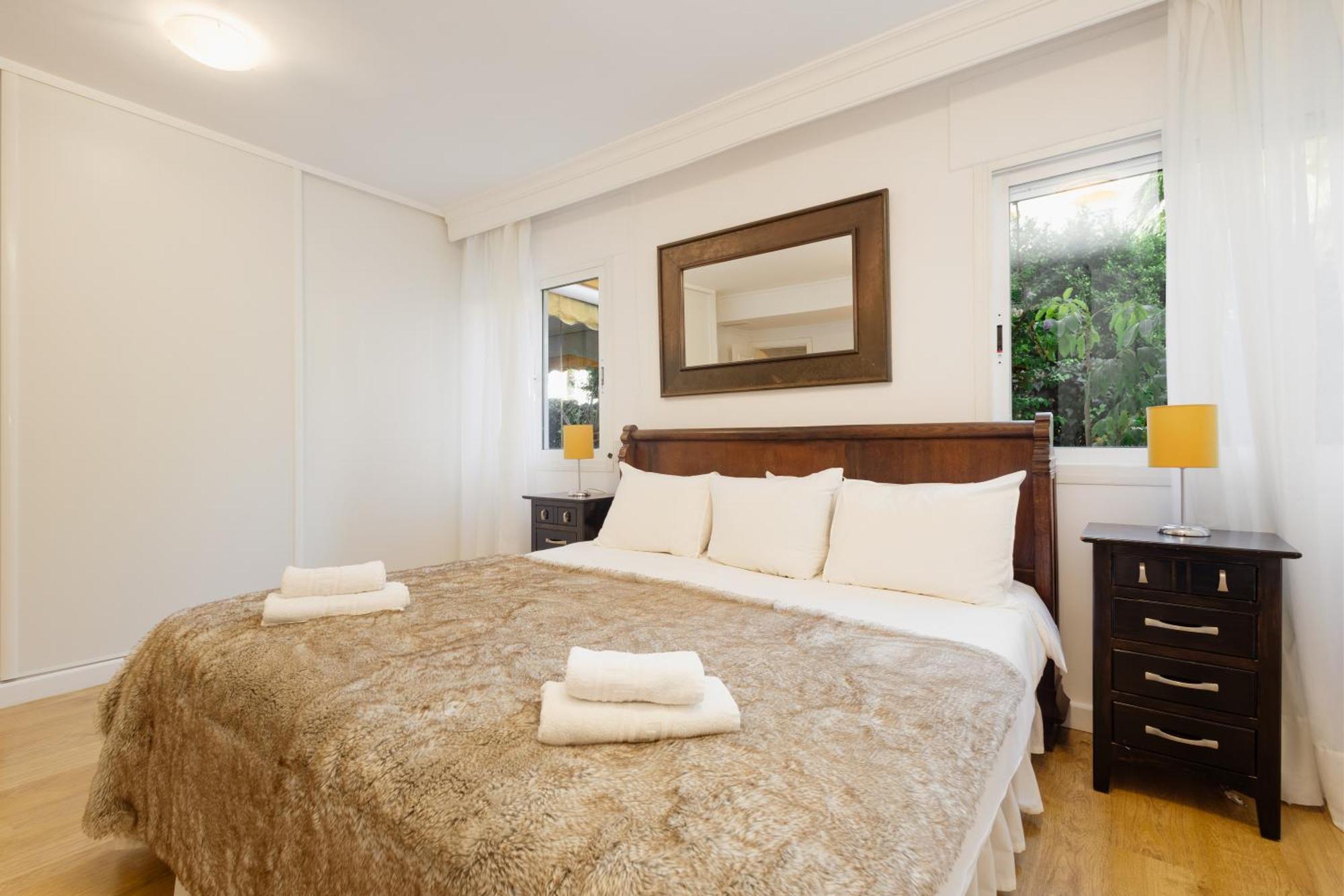 Ground Floor Holiday Apartment With Terrace And Pool In Puerto Banus, ماربيا المظهر الخارجي الصورة