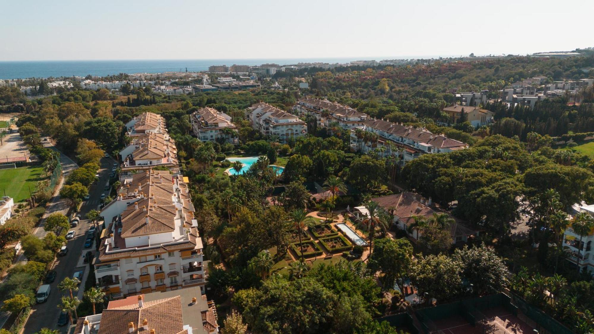 Ground Floor Holiday Apartment With Terrace And Pool In Puerto Banus, ماربيا المظهر الخارجي الصورة